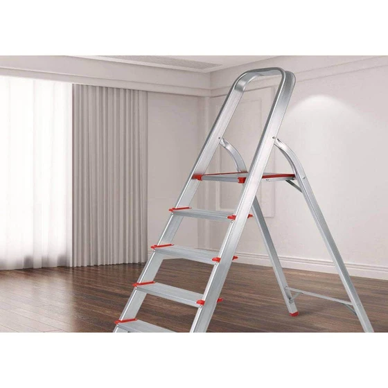 folding-industrial-ladders-2.webp