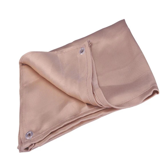 fire-welding-silica-blanket-2.webp