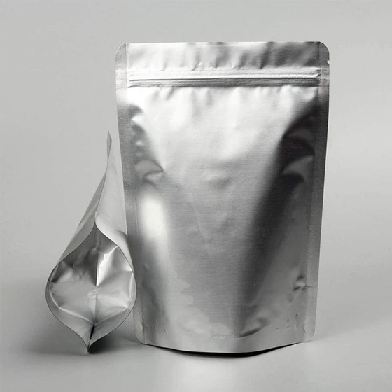 silver-packaging-pouch-2.webp