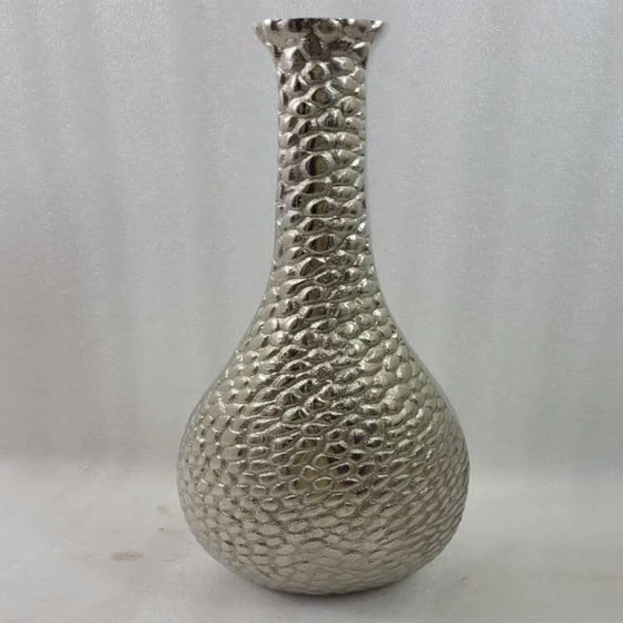 flower-aluminium-vase-2.webp