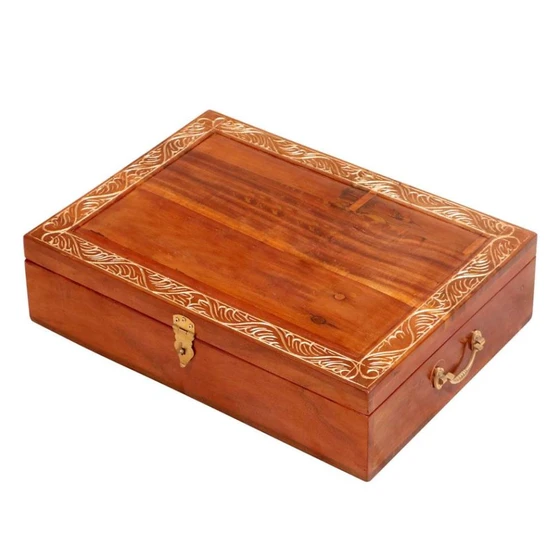solid-wooden-carved-box-2.webp