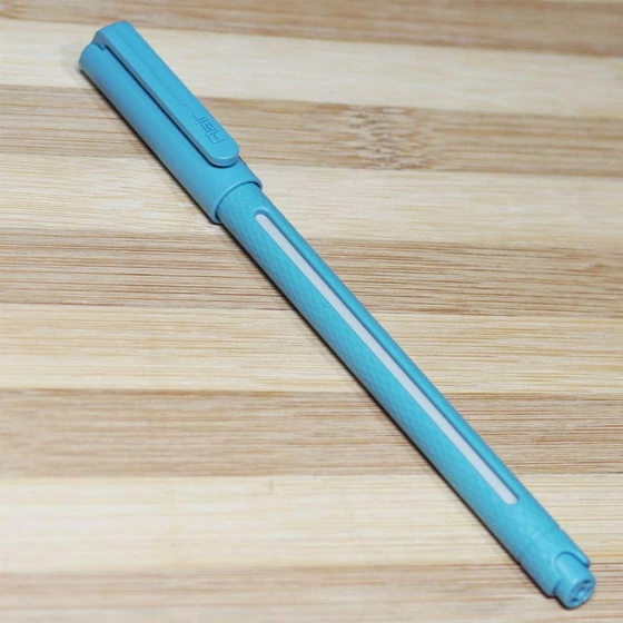 plastic-body-ball-pen-2.webp