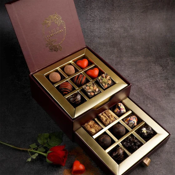 chocolate-gift-boxes-1.webp