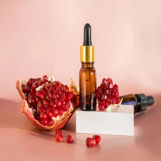 pomegranate-seed-oil-2.webp
