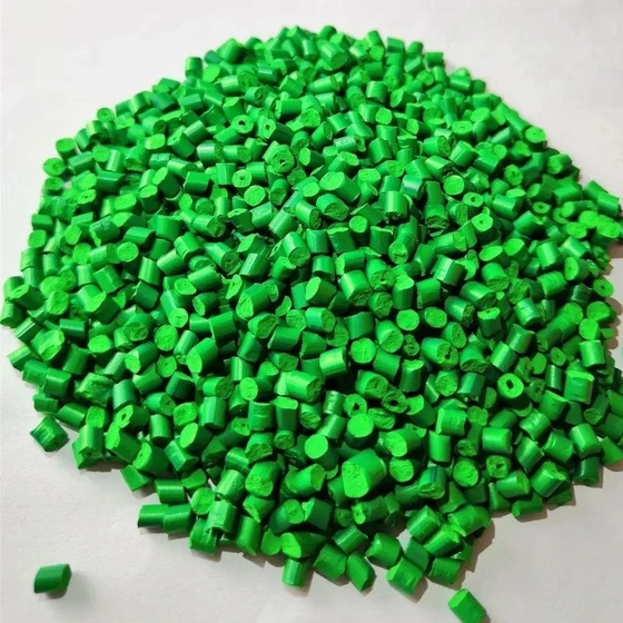 green-plastic-granules-1.webp