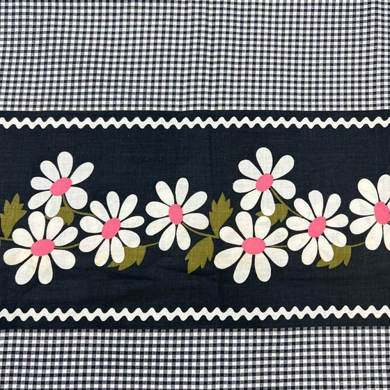 border-printed-fabric-2.webp