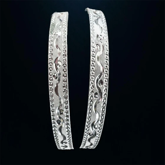 silver-ladies-bangle-1.webp