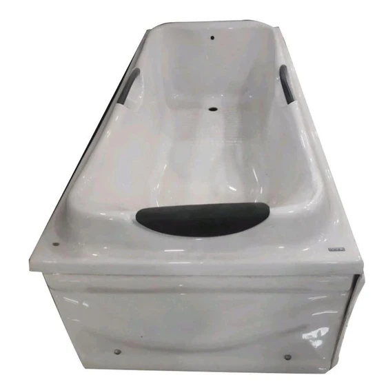 cuboid-ceramic-bathtub-2.webp