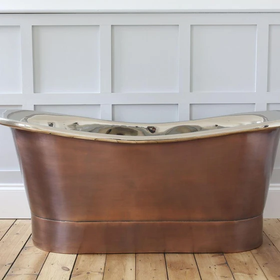 plain-antique-bathtub-2.webp