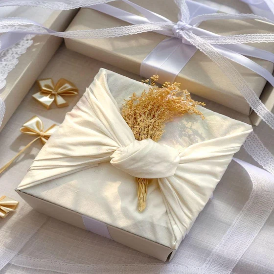 wedding-gift-box-2.webp
