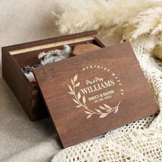 wood-wedding-gift-box-1.webp