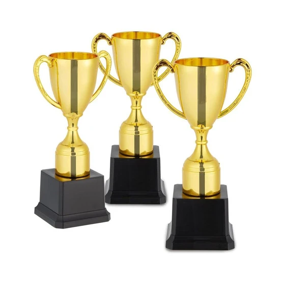 plastic-award-trophies-2.webp