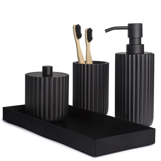 bathroom-black-accessories-1.webp
