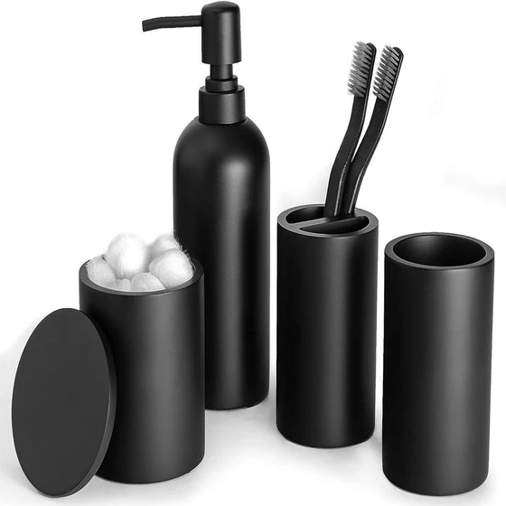 bathroom-black-accessories-2.webp