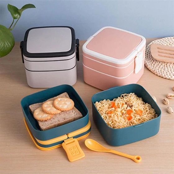 square-plastic-lunch-box-2.webp