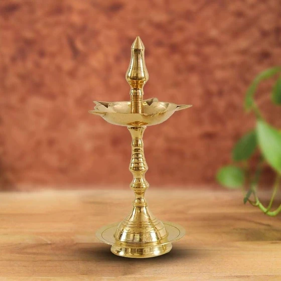 brass-diya-stand-2.webp