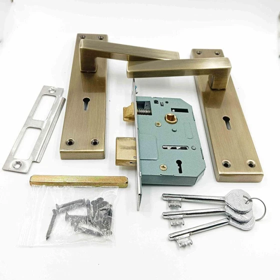 antique-mortise-lock-body-1.webp
