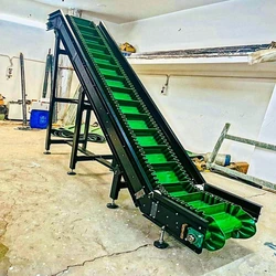 Cleated Inclined Conveyor 