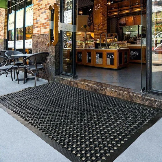 rubber-restaurant-mats-1.webp