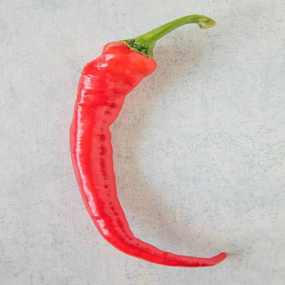 long-red-chilli-2.webp