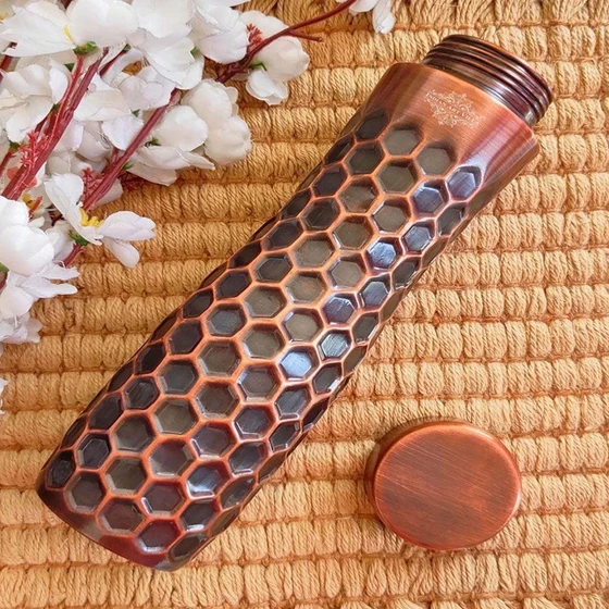 honeycomb-copper-bottle-1.webp