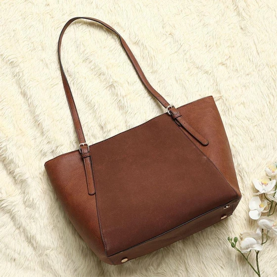 brown-leather-zipper-bag-2.webp