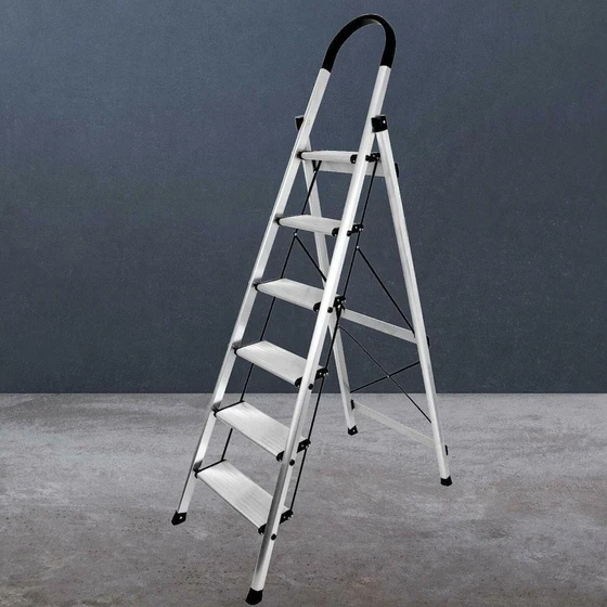aluminium-silver-ladder-2.webp
