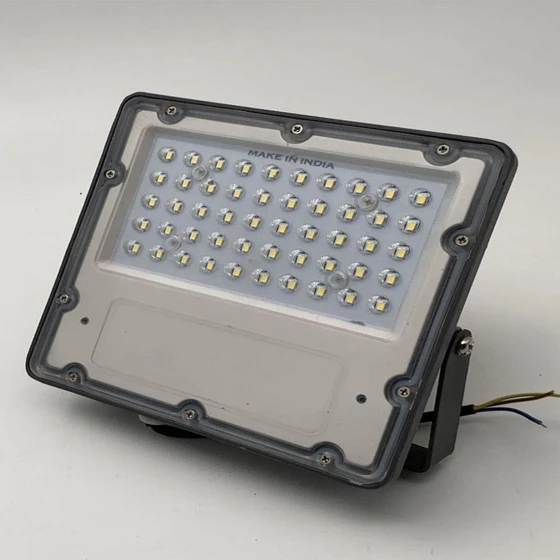 led-flood-light-lens-2.webp