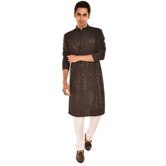 embroidered-chikankari-kurta-2.webp