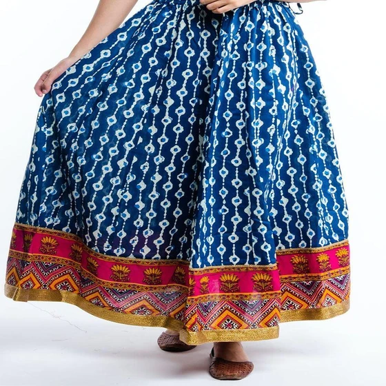 printed-cotton-skirt-1.webp