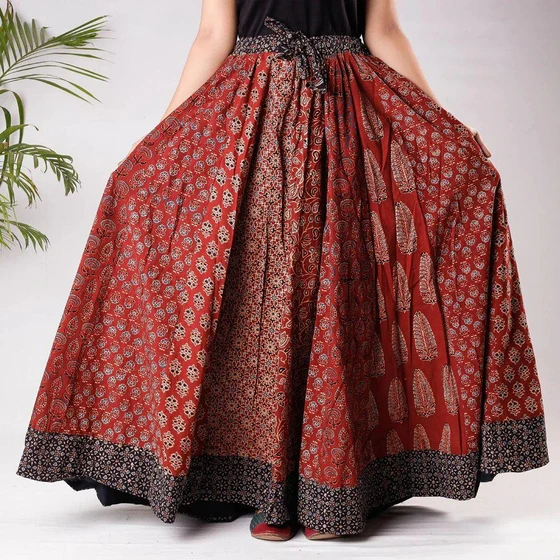 printed-cotton-skirt-2.webp