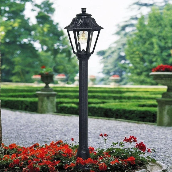 garden-bollard-light-1.webp