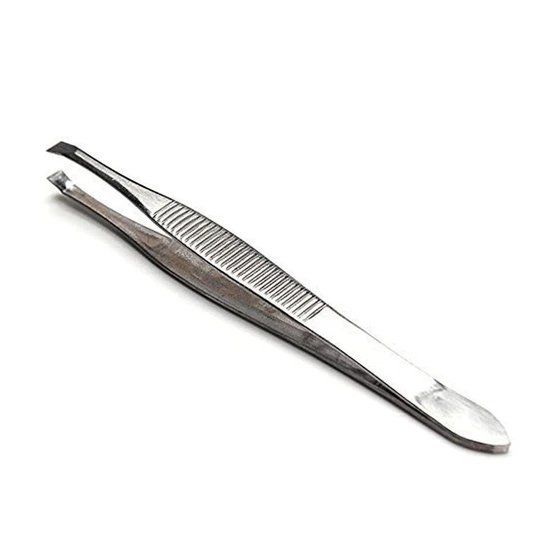 eyebrow-tweezers-1.webp