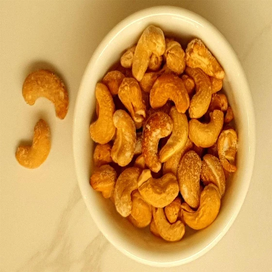 cashew-roasted-nuts-2.webp