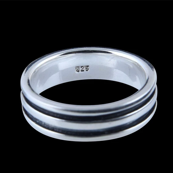 designer-sterling-silver-ring-2.webp