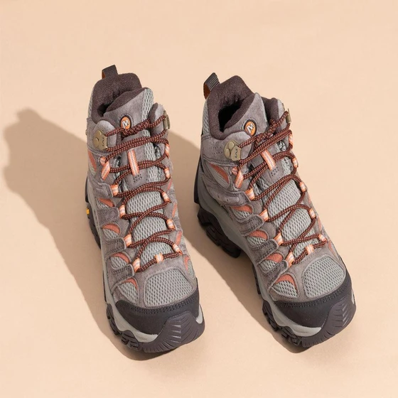 waterproof-hiking-boots-2.webp