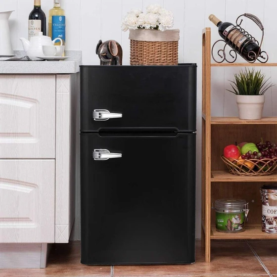 mini-kitchen-fridge-2.webp