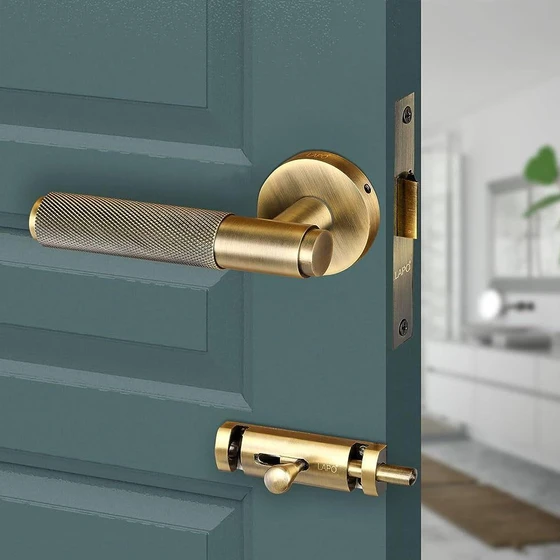 brass-door-lock-1.webp