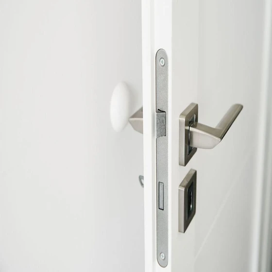 aluminum-door-lock-2.webp