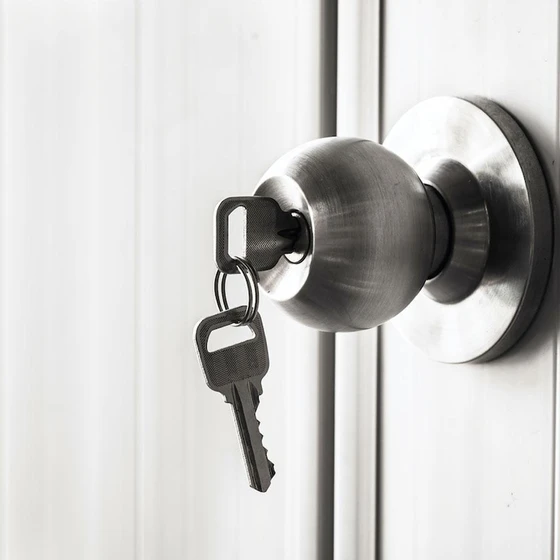 bedroom-door-locks-2.webp