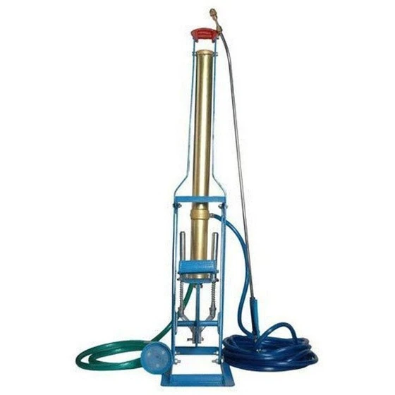 foot-pump-sprayer-1.webp