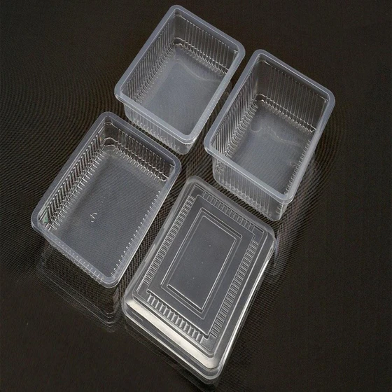 transparent-plain-plastic-sweet-box-2.webp