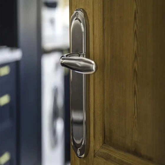 doors-lock-handles-2.webp