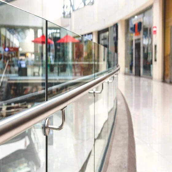 mall-railing-glass-1.webp