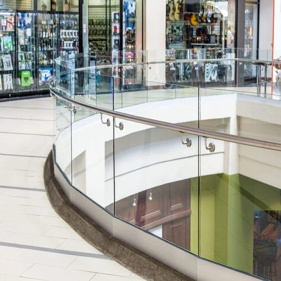mall-railing-glass-2.webp