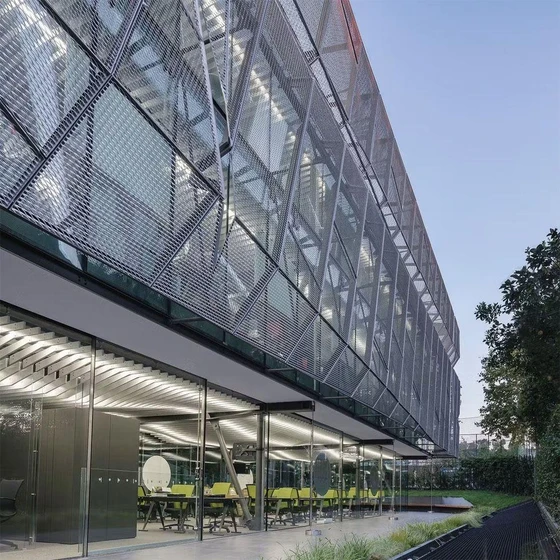 steel-facade-mesh-2.webp