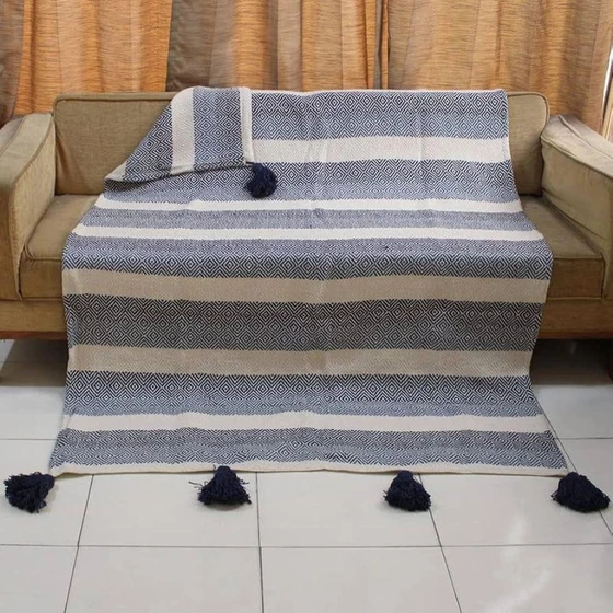 polyester-woven-blankets-1.webp
