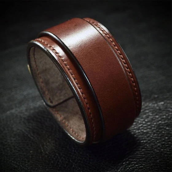 leather-cuff-bracelets-1.webp