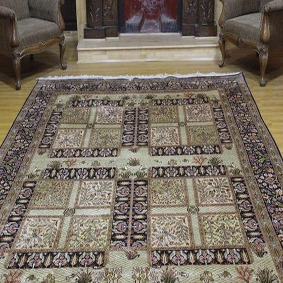 kashmiri-woolen-carpet-2.webp