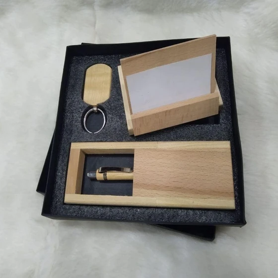 wooden-gift-sets-2.webp